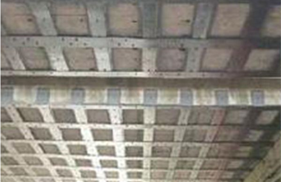 粘鋼法加固房屋現(xiàn)場圖