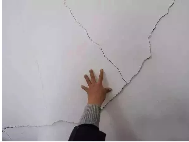 混凝土建筑結構中常見的裂縫有哪些？黃金解決方案推薦