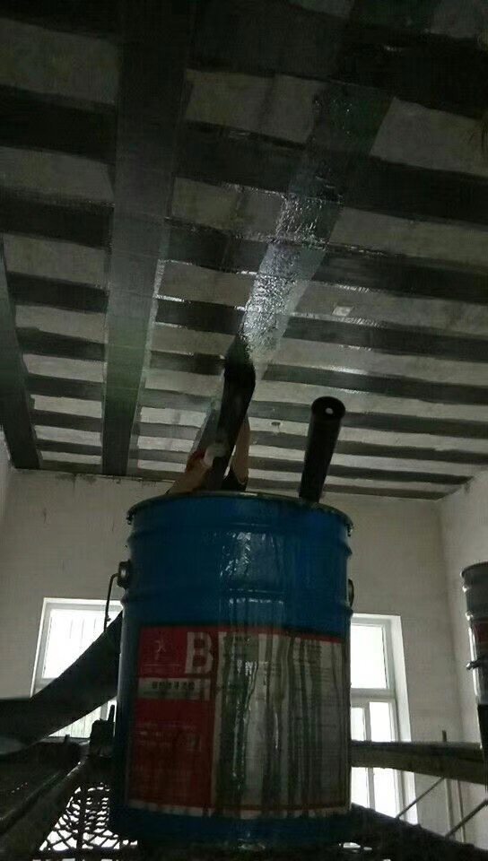 屋頂漏雨，為何不用丙綸而用碳纖維布加固？