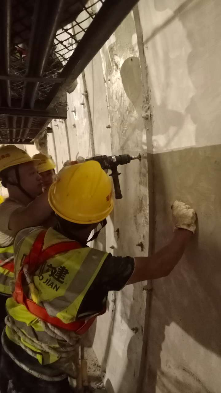  仁沐新高速雷打石隧道處治工程采用曼卡特膠粘模擴(kuò)底錨栓